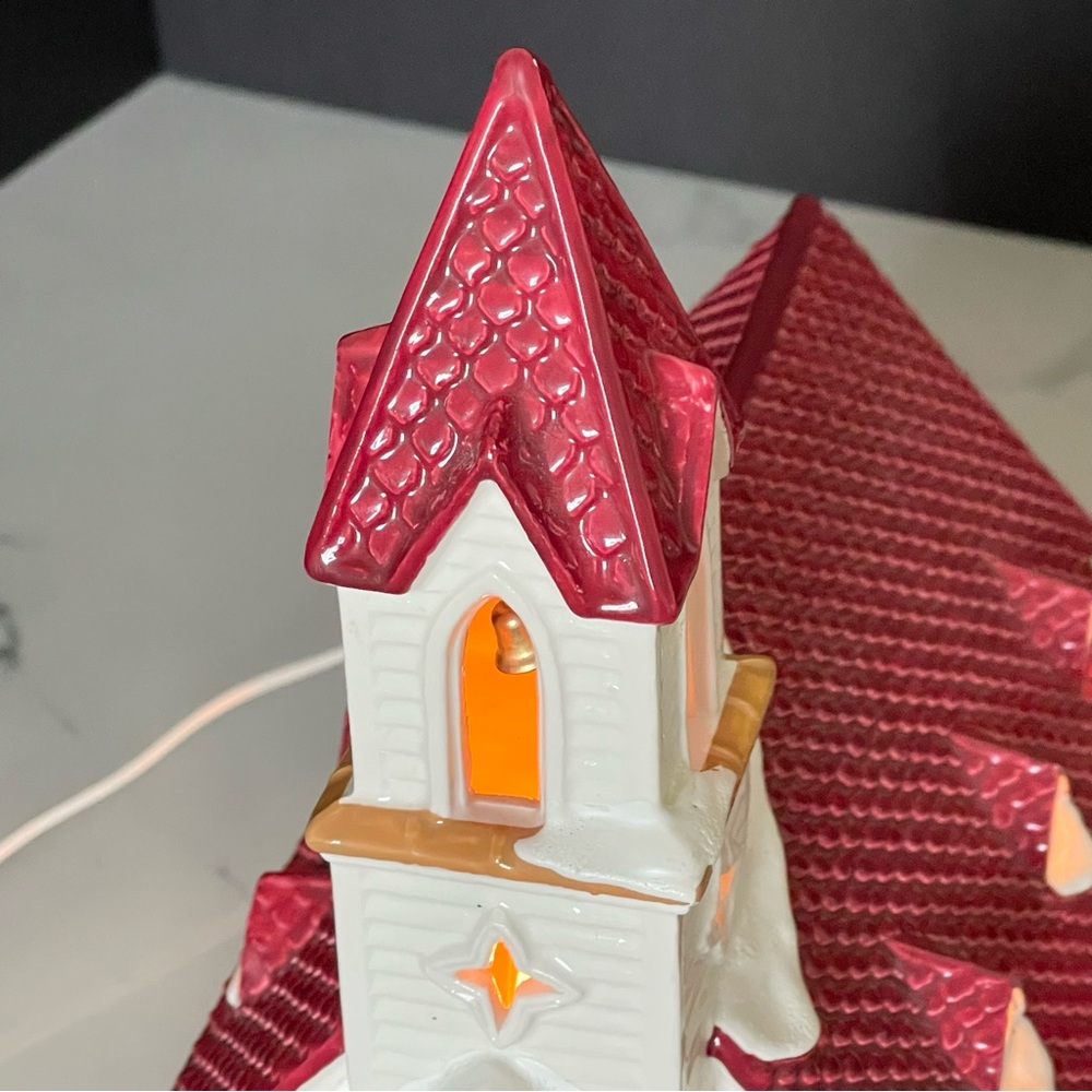 "Good Shepherd Chapel" Original Snow Village by Dept. 56 - Picture 8 of 16